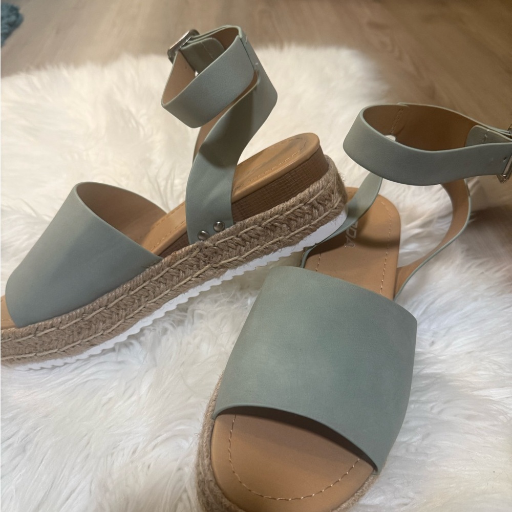 Soda Women's Ankle Strap Espadrille Sandals - Light Gray